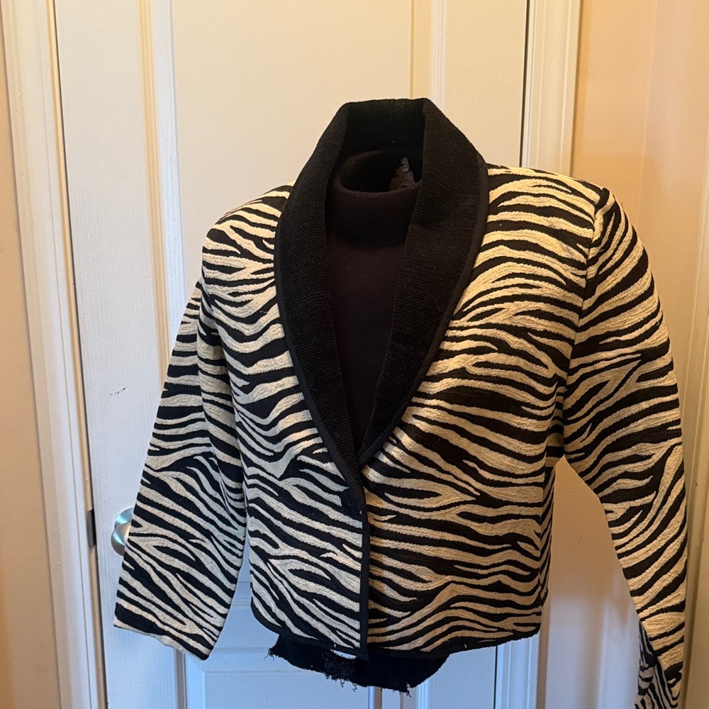 Chic Zebra Pattern Blazer with Black Trim